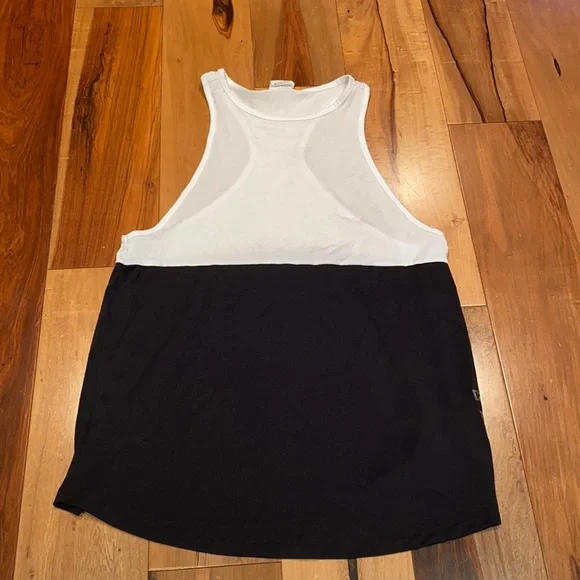 NWOT- VICTORIAS SECRET PINK RACERBACK LOGO TANK- SIZE XS - Picture 2 of 4